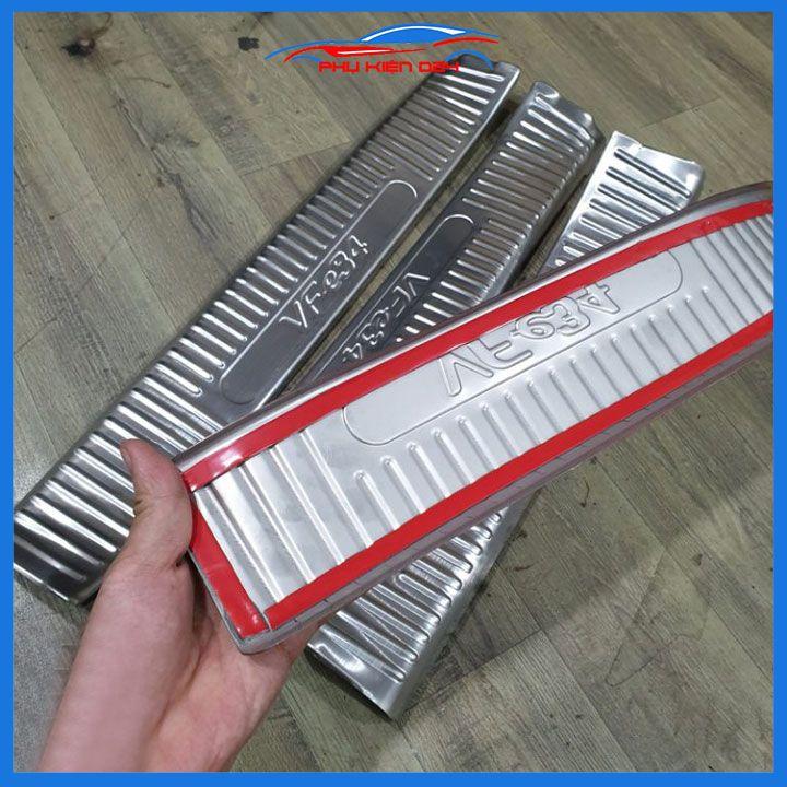 Bộ nẹp bước chân trong Inox Vinfast Vfe34 2022-2023 ốp bậc cửa lên xuống chống trầy xước, trang trí xe hơi