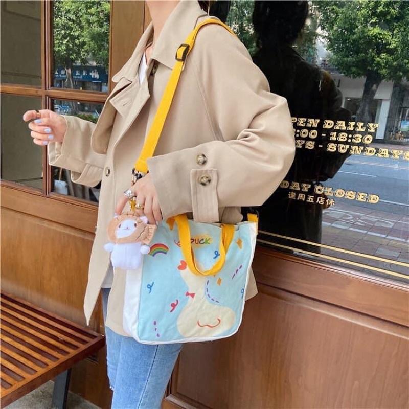 Túi Tote Túi Vải Canvas đeo chéo Duck SIÊU CUTE có dây kéo và ngăng phụ mang được 2 kiểu tiện lợi