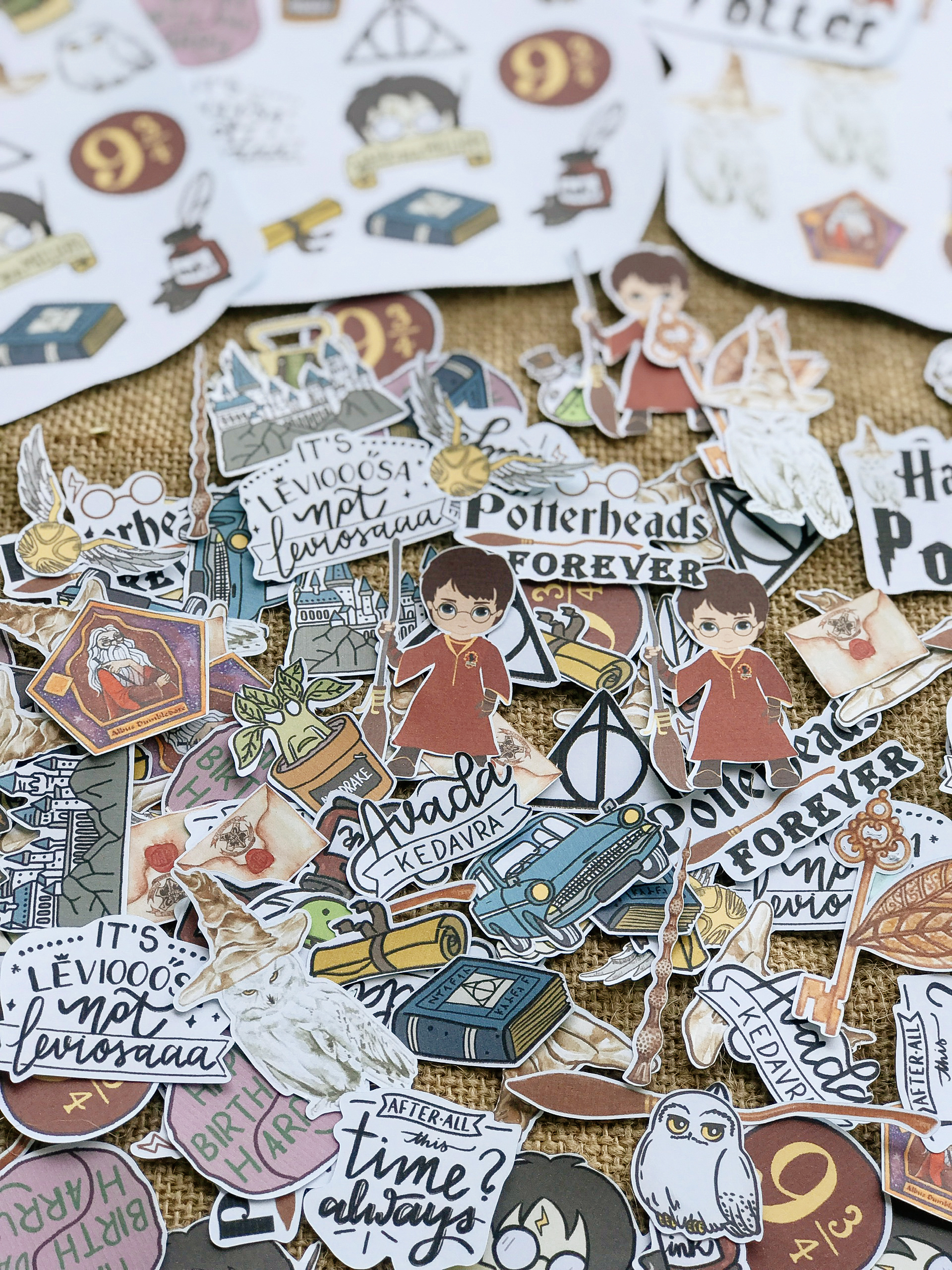 SET 30 MIẾNG DÁN STICKER TRANG TRÍ HARRY POTTER