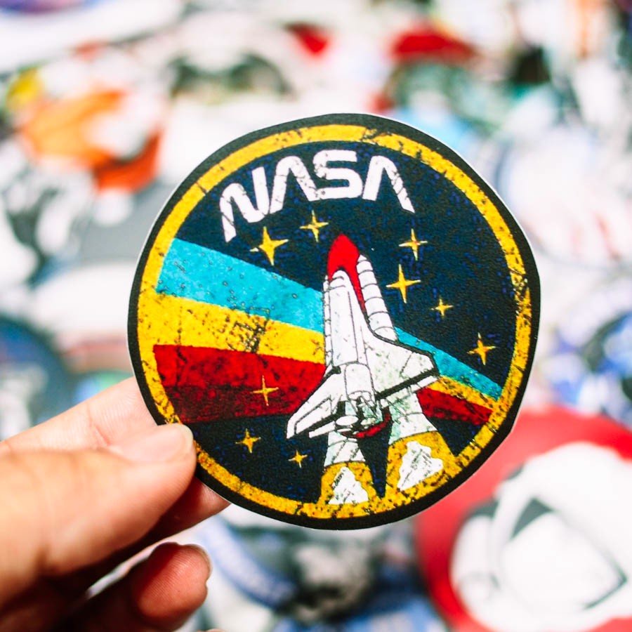 Hộp 100 Sticker Astronaut Phi hành gia vũ trụ dán Laptop, Vali, Mũ bảo hiểm, Điện thoại, Xe máy, hình dán chủ đề Phi hành gia