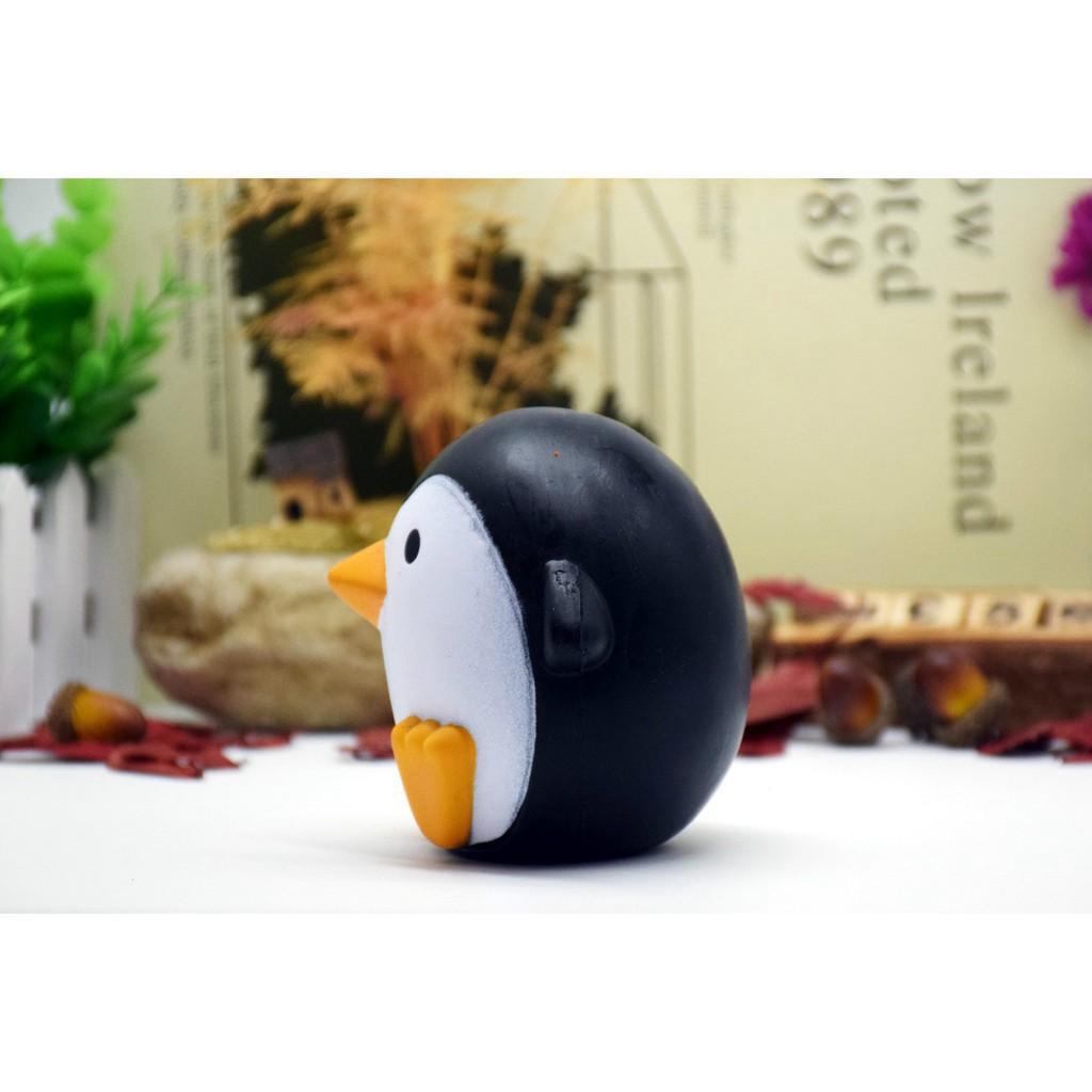 SquiShy chim cánh cụt tròn