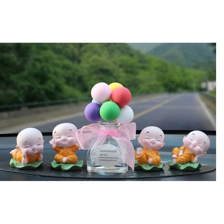 Set tiểu hoà thượng ngồi lá sen phối bình bóng trang trí taplo Ô Tô- Hoàng Đông shop