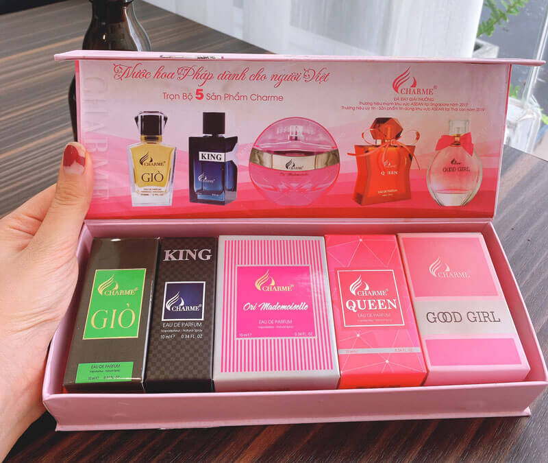 Set 5 mùi nước hoa Charme Mini 10ml (Charme Giò, Charme Queen, Charme Ori, Good Girl, Charme King), Tặng Kèm Vòng Tay May Mắn