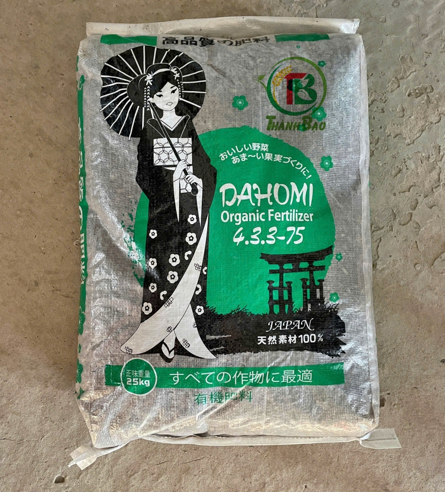 Phân bón hữu cơ Nhật 4-3-3-75 OM Dahomi CCV (25kg) -Sử dụng được cho tất cả loại cây trồng, giải độc hữu cơ, hạ phèn đất