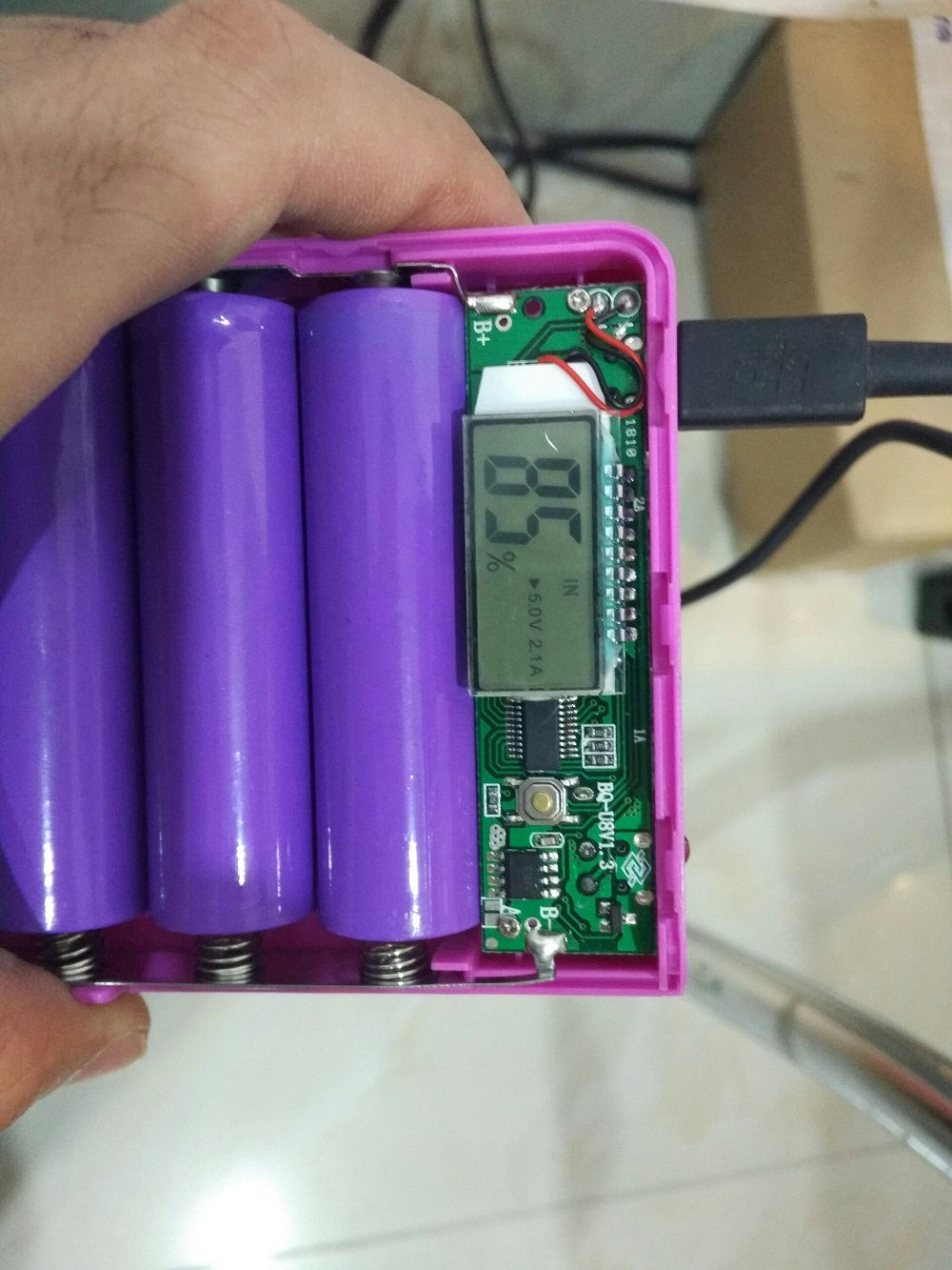 Box sạc dự phòng 2A 8 cell dùng pin 18650