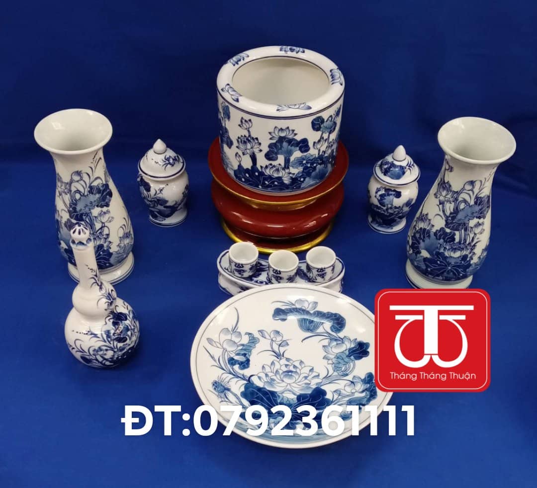 BỘ BÁT HƯƠNG VẼ SEN ĐẾ GỖ SƠN SON THẾP VÀNG, ĐẾ CAO 12CM