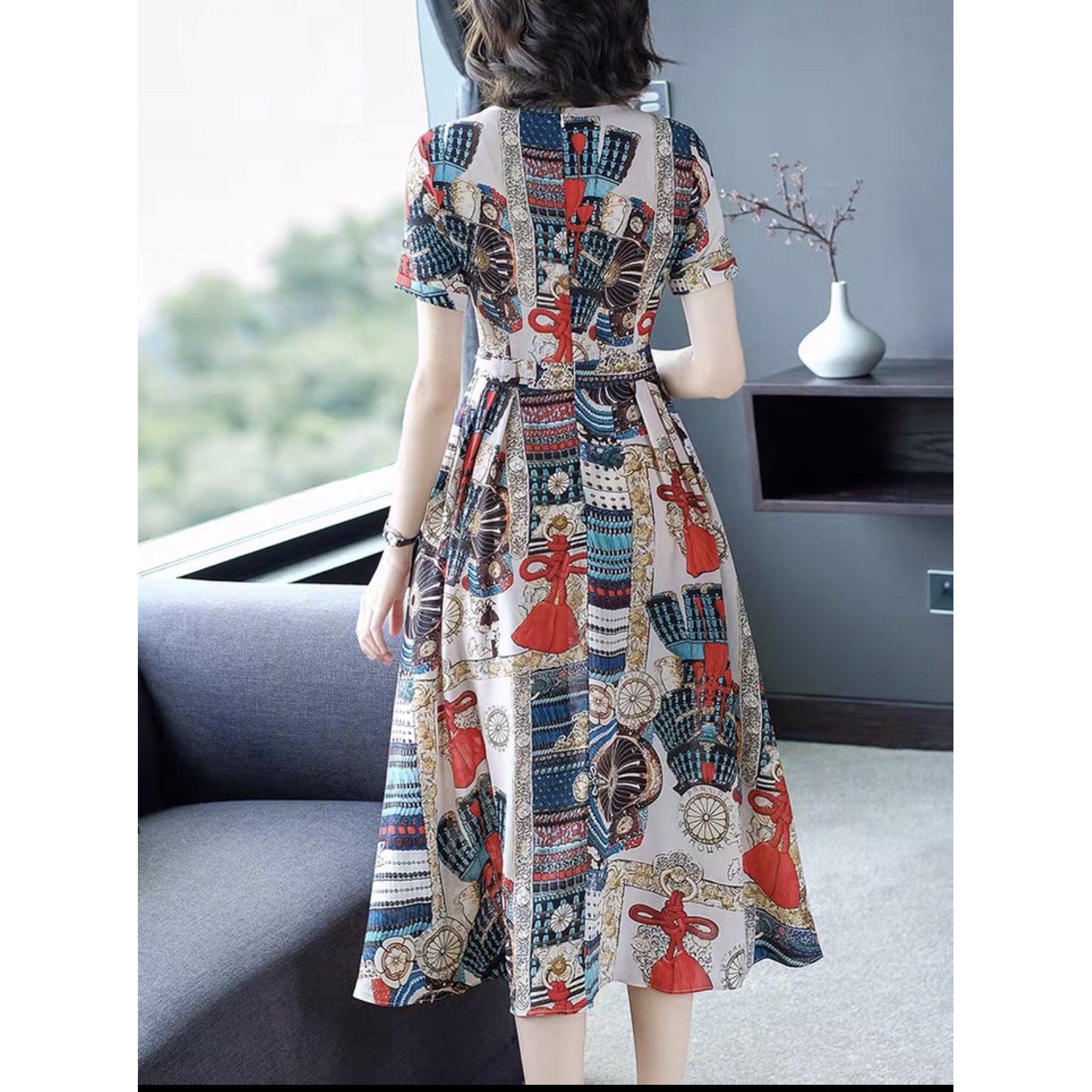 ĐẦM XOÈ VINTAGE HOẠ TIẾT CỔ TRÒN