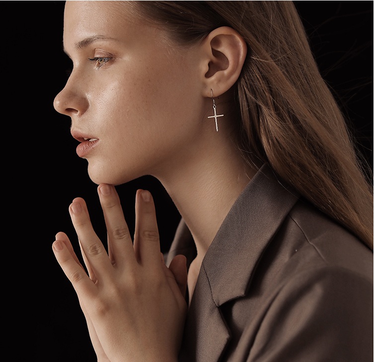 Bông tai thập tự phong cách Châu Âu bí ẩn quyến rũ