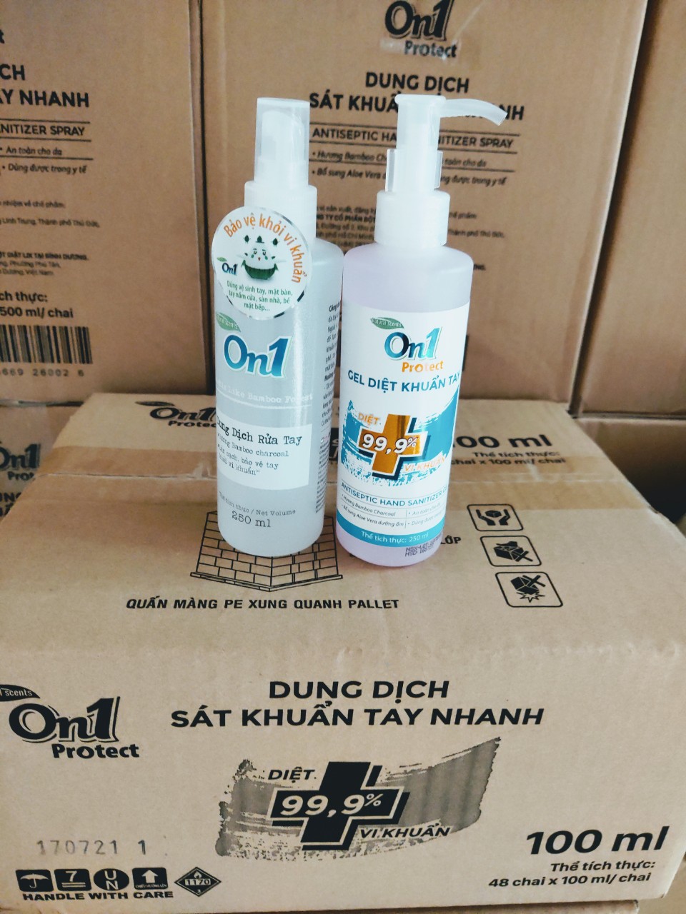 COMBO 1 GEL SÁT KHUẨN+ 1 DUNG DỊCH RỬA TAY NHANH 250 ML