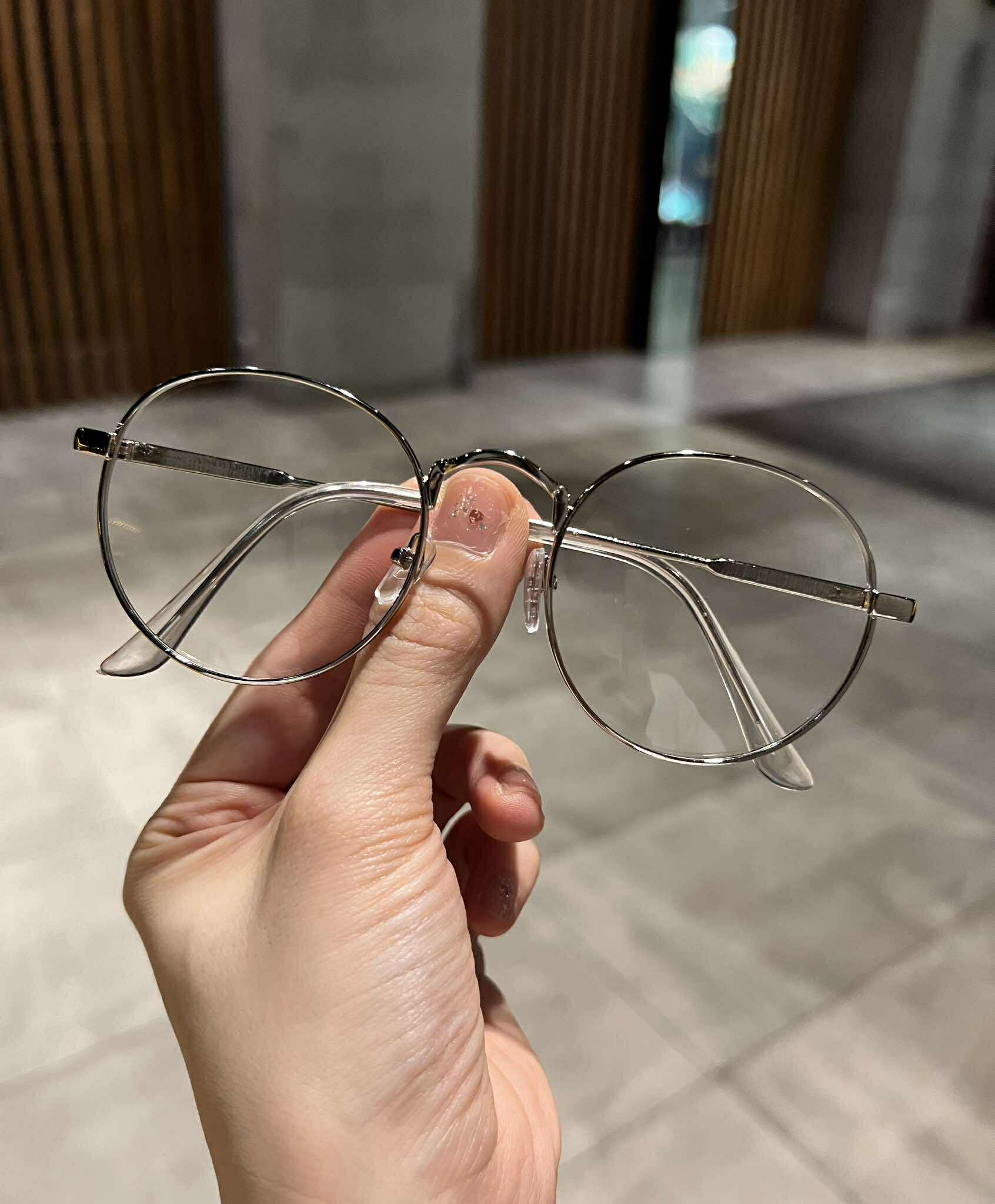 Kính mắt tròn nhỏ gọng kim loại bạc