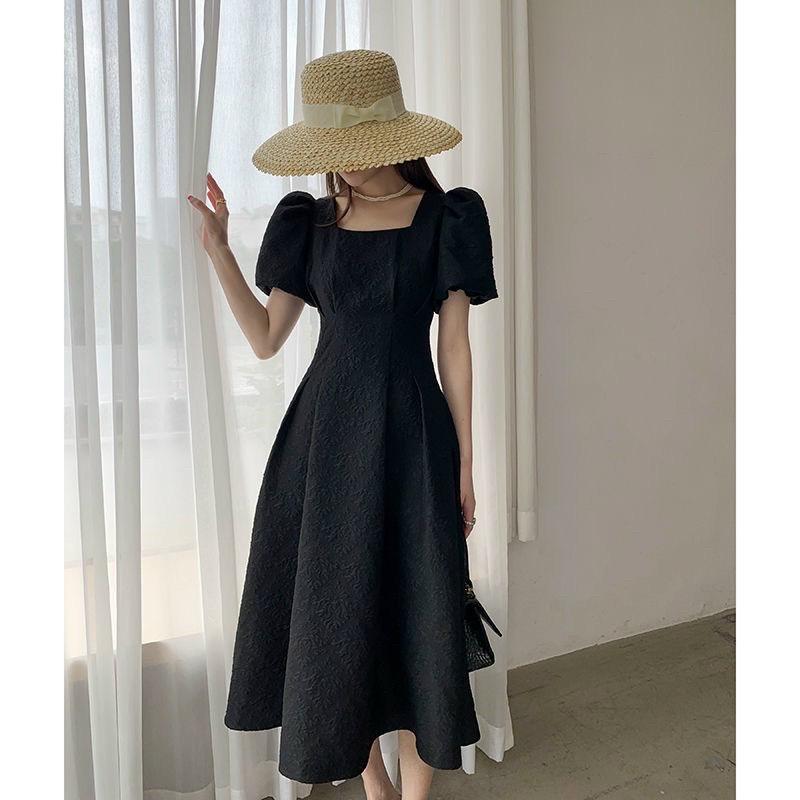 ĐẦM XÒE GẤM XỐP CỔ VUÔNG 13373