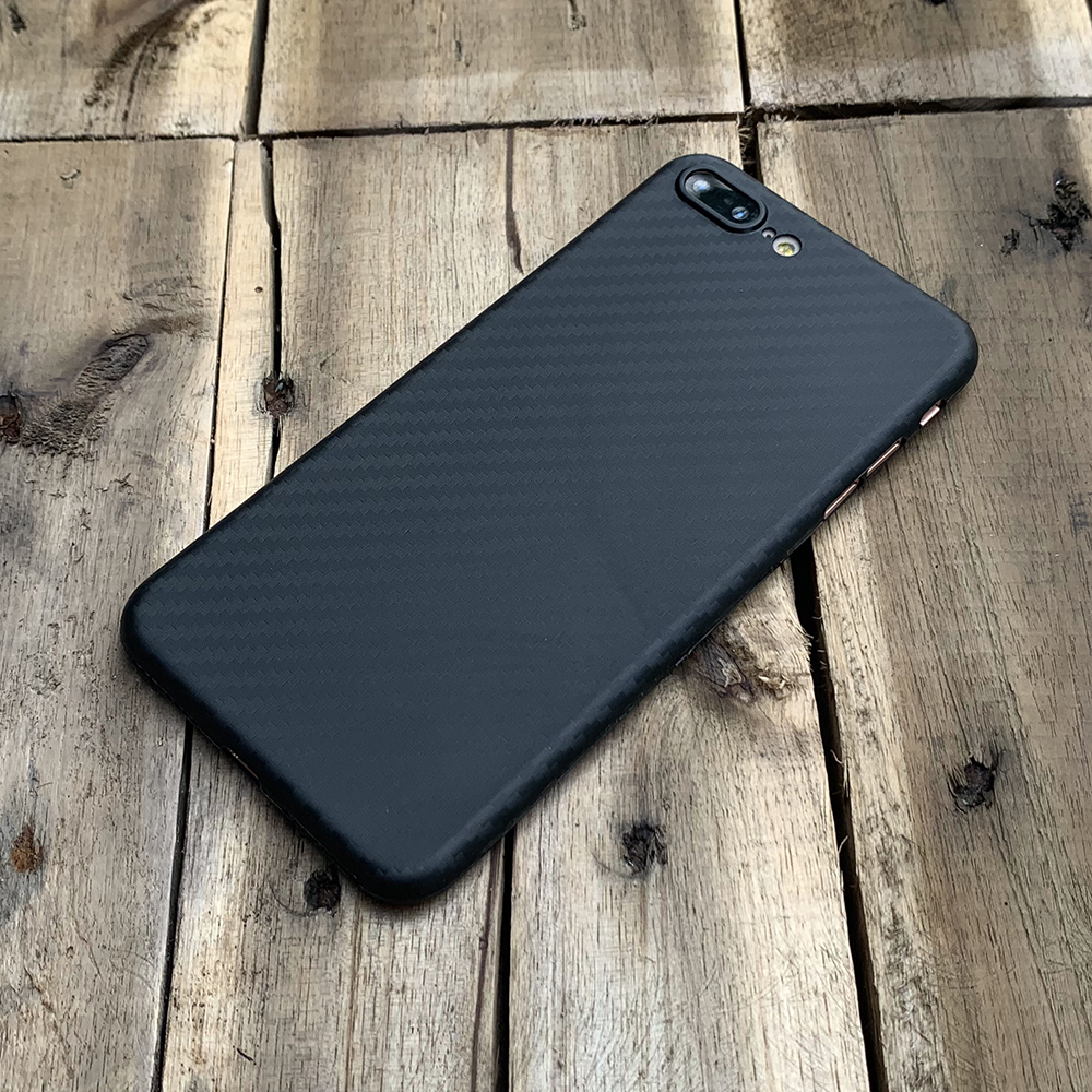 Ốp lưng siêu mỏng, vân carbon dành cho iPhone 7 Plus / iPhone 8 Plus - Màu đen