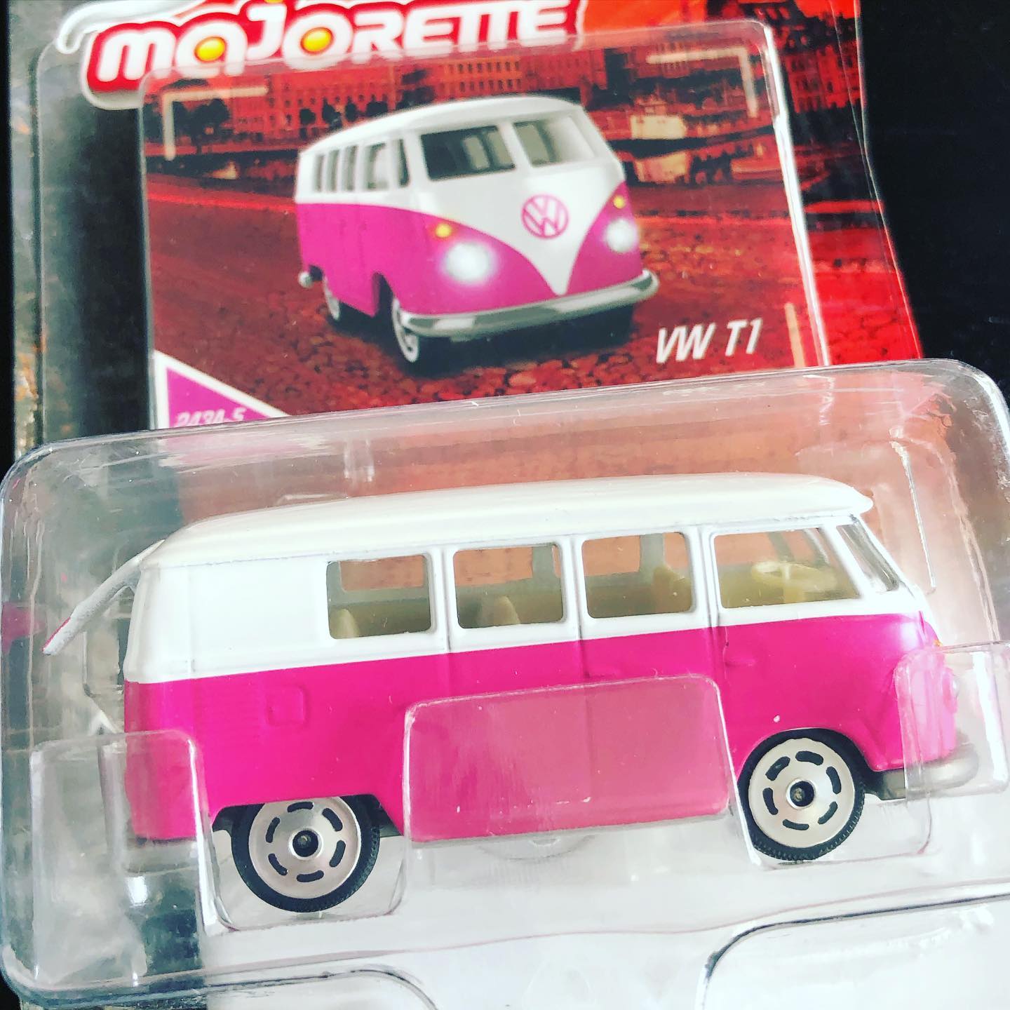 Xe Mô Hình MAJORETTE VW T1 Bus Pink Version 212052010051 Xe Die-Cast Kim Loại - Đồ Chơi Thương Hiệu Chính Hãng