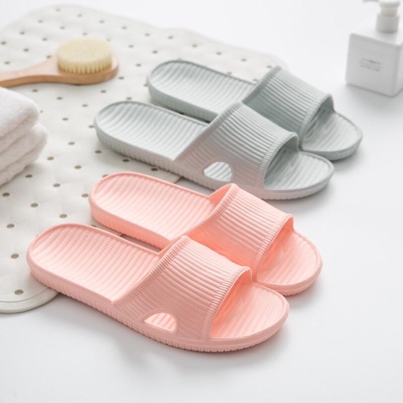 Dép xốp siêu nhẹ đi trong nhà giao màu ngẫu nhiên theo giới tính