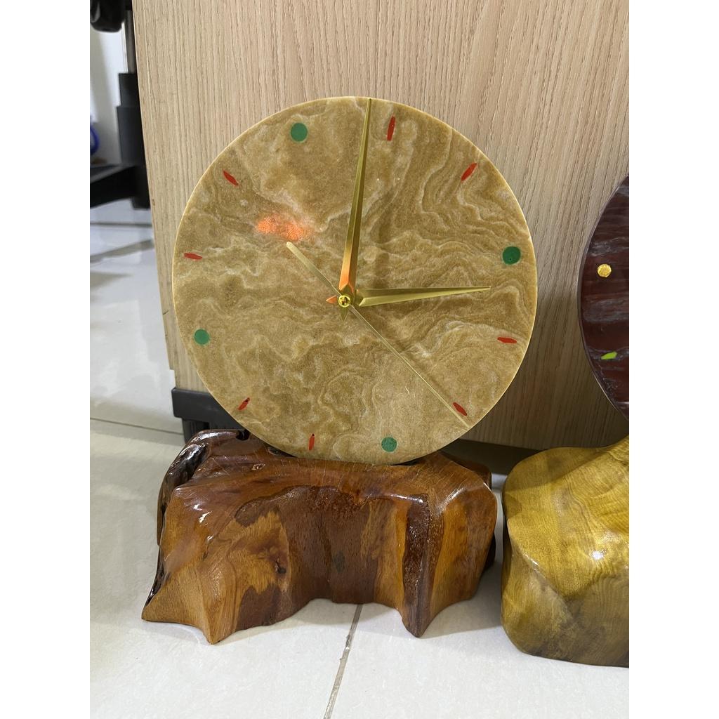 Đồng hồ phong thủy đường kính 19 cm cho mệnh Kim và Thổ, quà tặng tân gia ý nghĩa