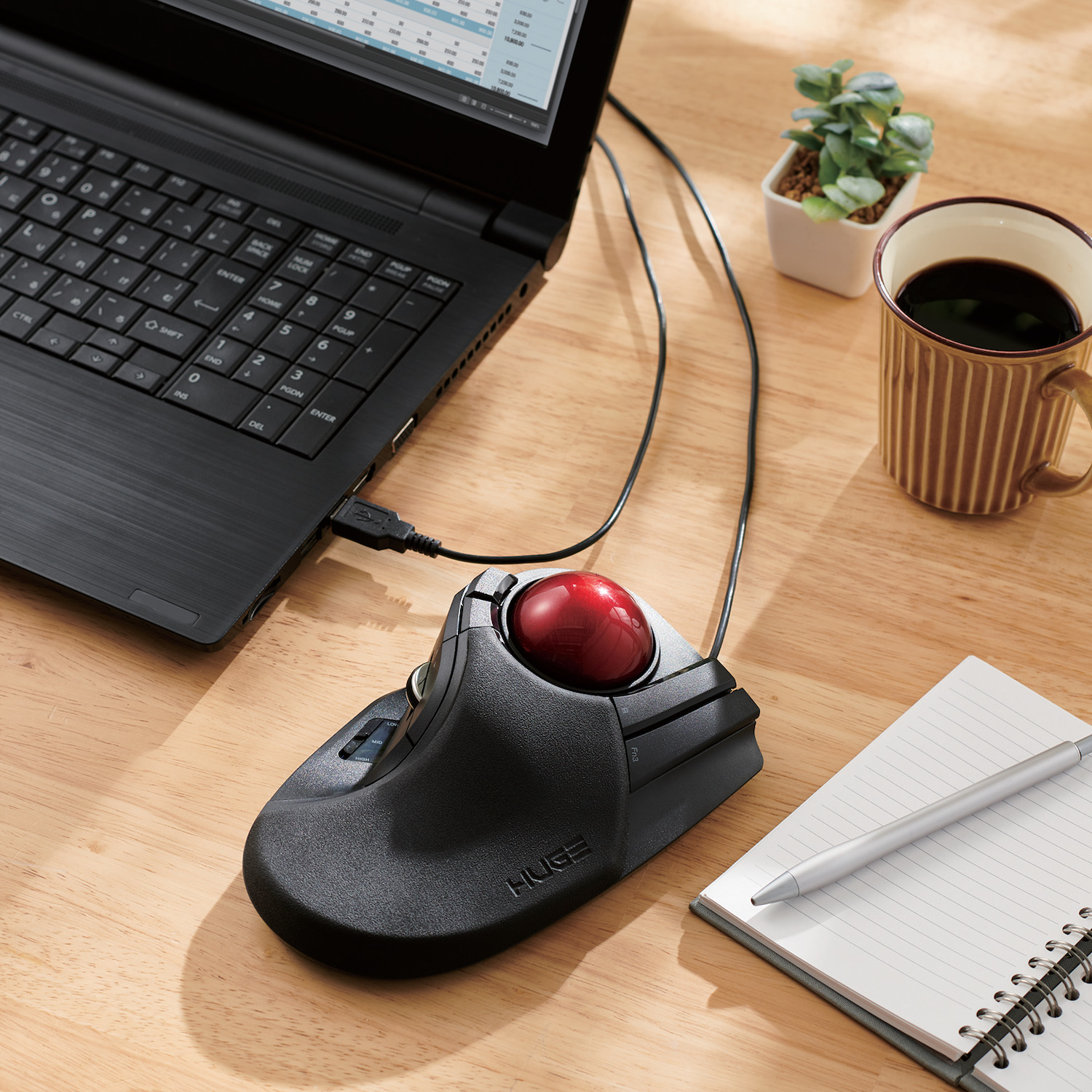 Chuột bi lăn Elecom M-HT1URBK - trackball dây, 8 nút switch, 1500 DPI hàng chính hãng