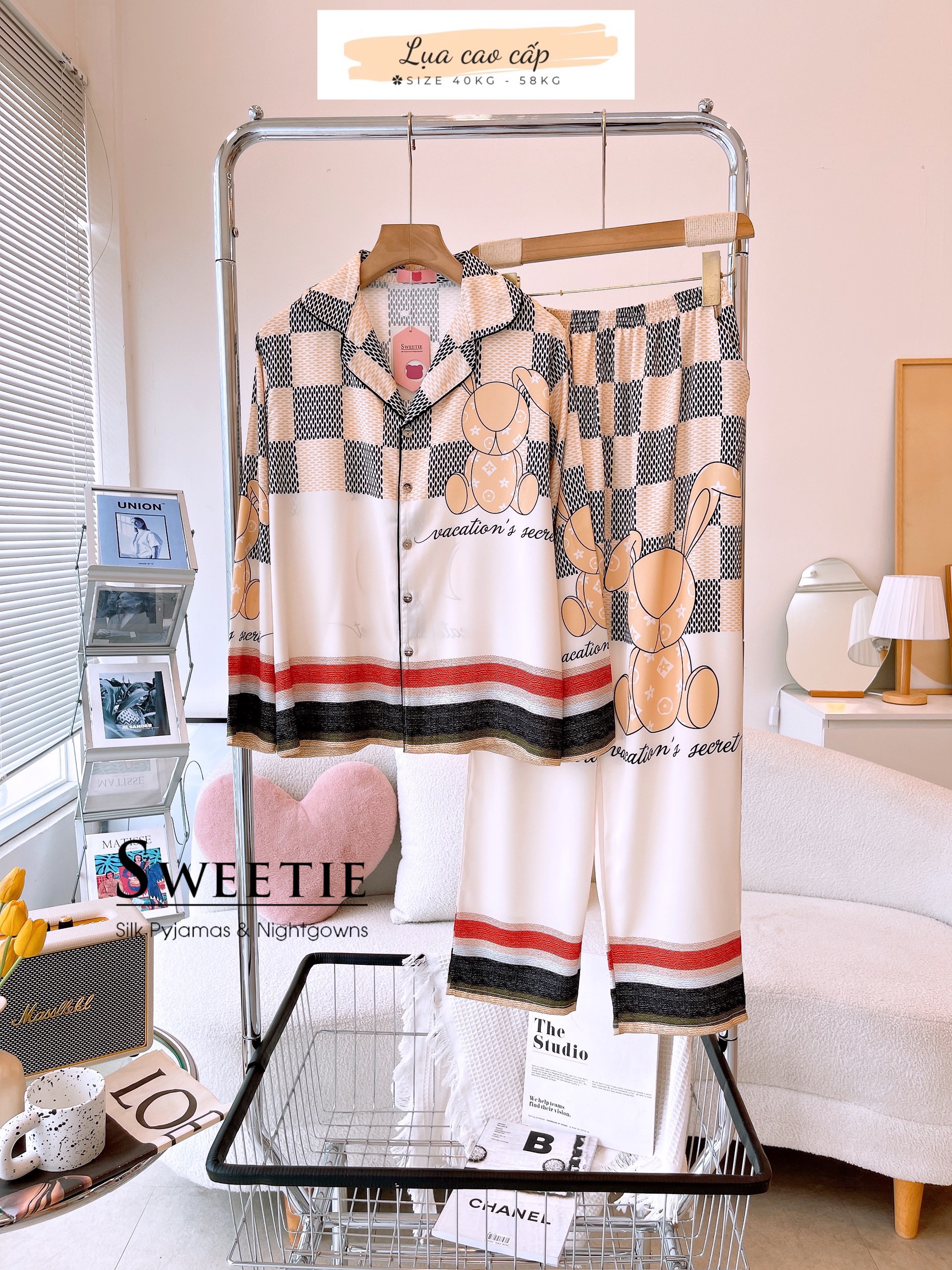 [HCM] (40-58kg) Đồ bộ pijama nữ chất liệu lụa cao cấp đùi TNQN-TNQD-TDQD. gấu lotso-gấu pooh-chuột minnie-vịt daisy-con mèo-mảnh ghép-thỏ dâu-voi con-gấu trắng-doraemon-cún/chó-chim cánh cụt-gấu teddy-cô bé-con mèo