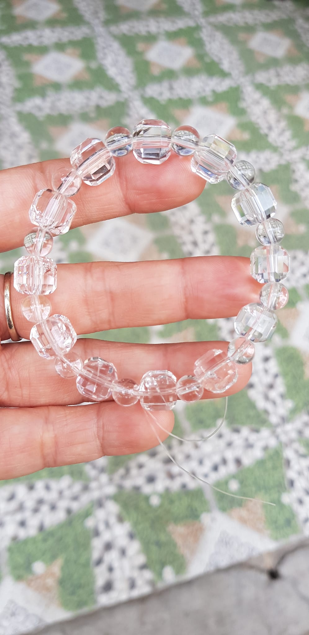 Vòng tay phong thuỷ nữ đá thạch anh trắng trong tự nhiên kiểu vuông giác tròn Size hạt vuông 10mm hạt tròn nhỏ 6mm Nữ mệnh kim mệnh Thủy đeo hợp may mắn tốt sức khoẻ công việc ạ