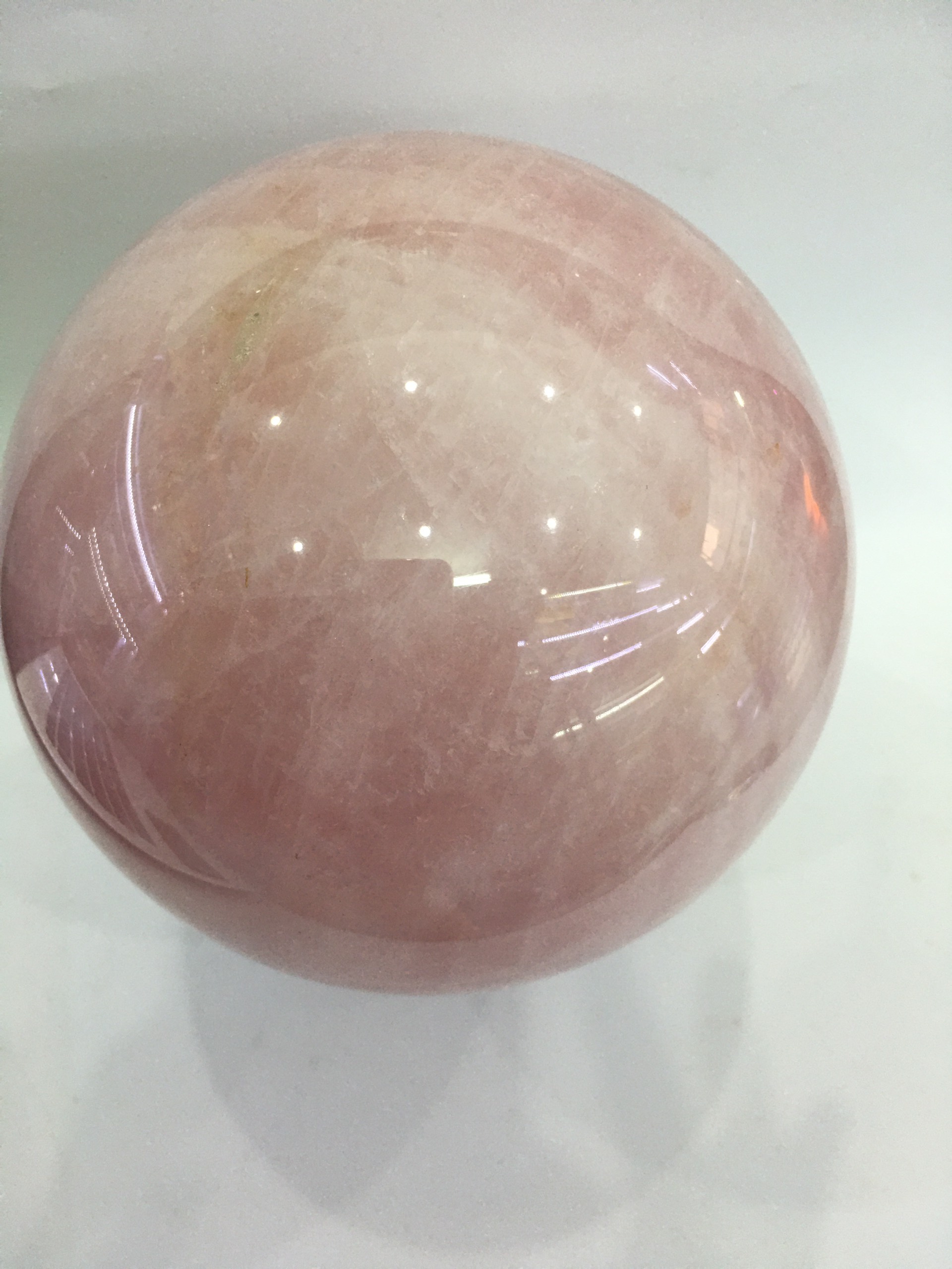 Quả cầu phong thủy đá Thạch Anh hồng – 13,7 – 3,55kg
