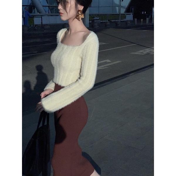 Áo croptop len lông cổ vuông tay loe