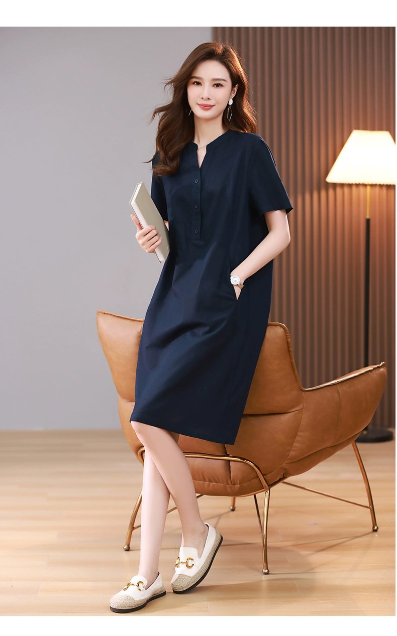 Đầm suông cổ chữ V thiết kế đơn giản, trẻ trung được nhiều khách hàng ưa chuộng da199