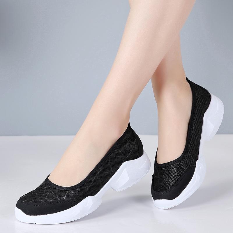 2020 Fashion women outdoor soft breathable black running sneakers casual sport shoes