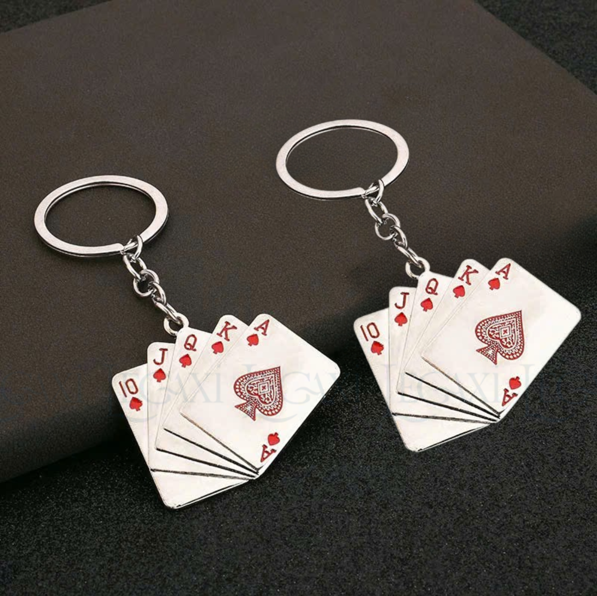 Móc Khóa Kim Loại Mini Mặt Lá Bài Tây Poker Đỏ Độc Đáo Dùng Cho Chìa Khóa Xe Máy, oto, Nhà, Balo