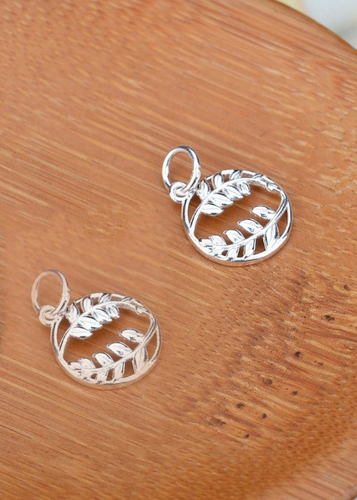 Combo 2 cái charm bạc hình vòng nguyệt quế treo - Ngọc Quý Gemstones