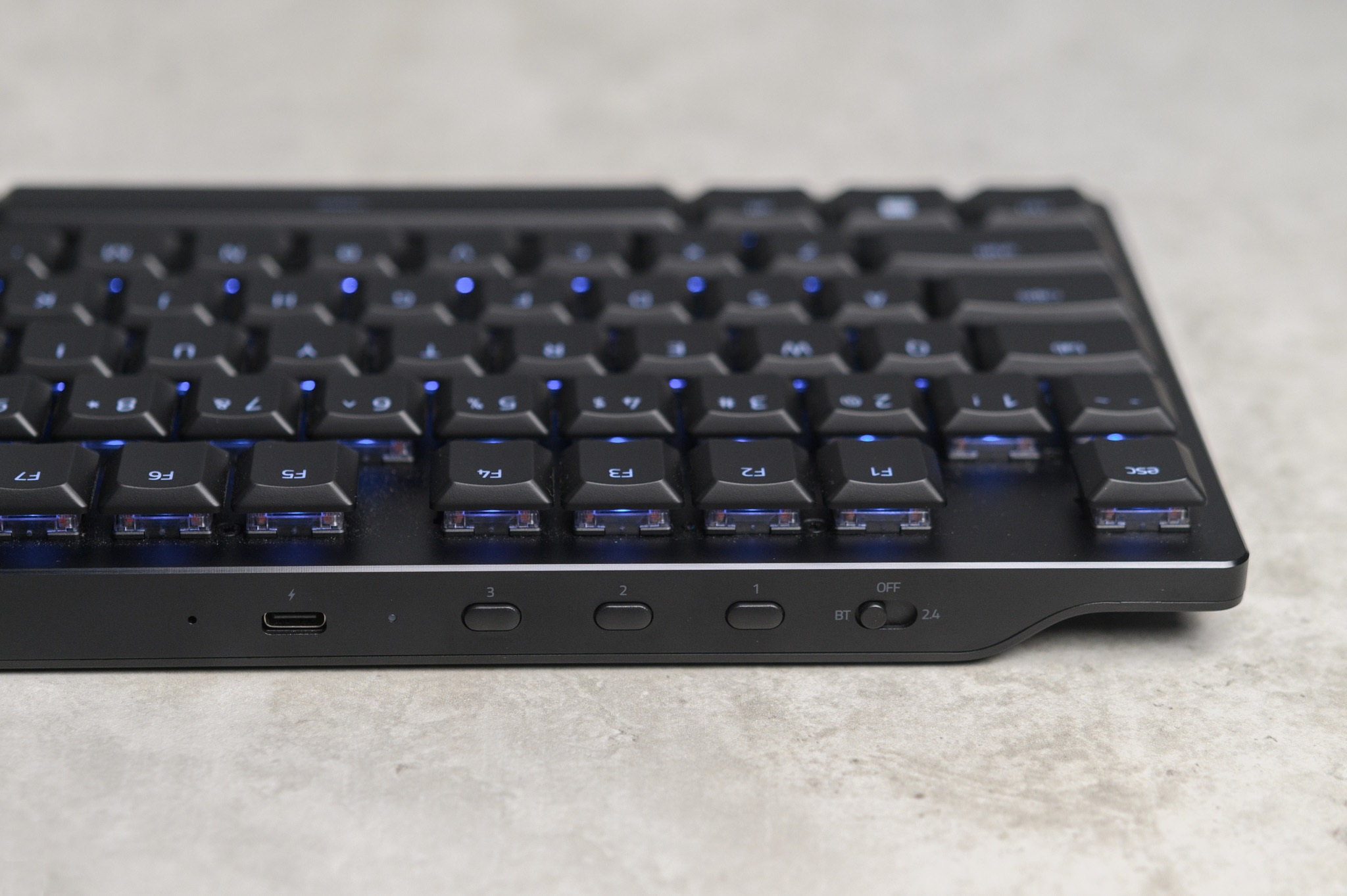 Bàn phím Gaming không dây Razer DeathStalker V2 Pro Low Profile Optical - Hàng chính hãng