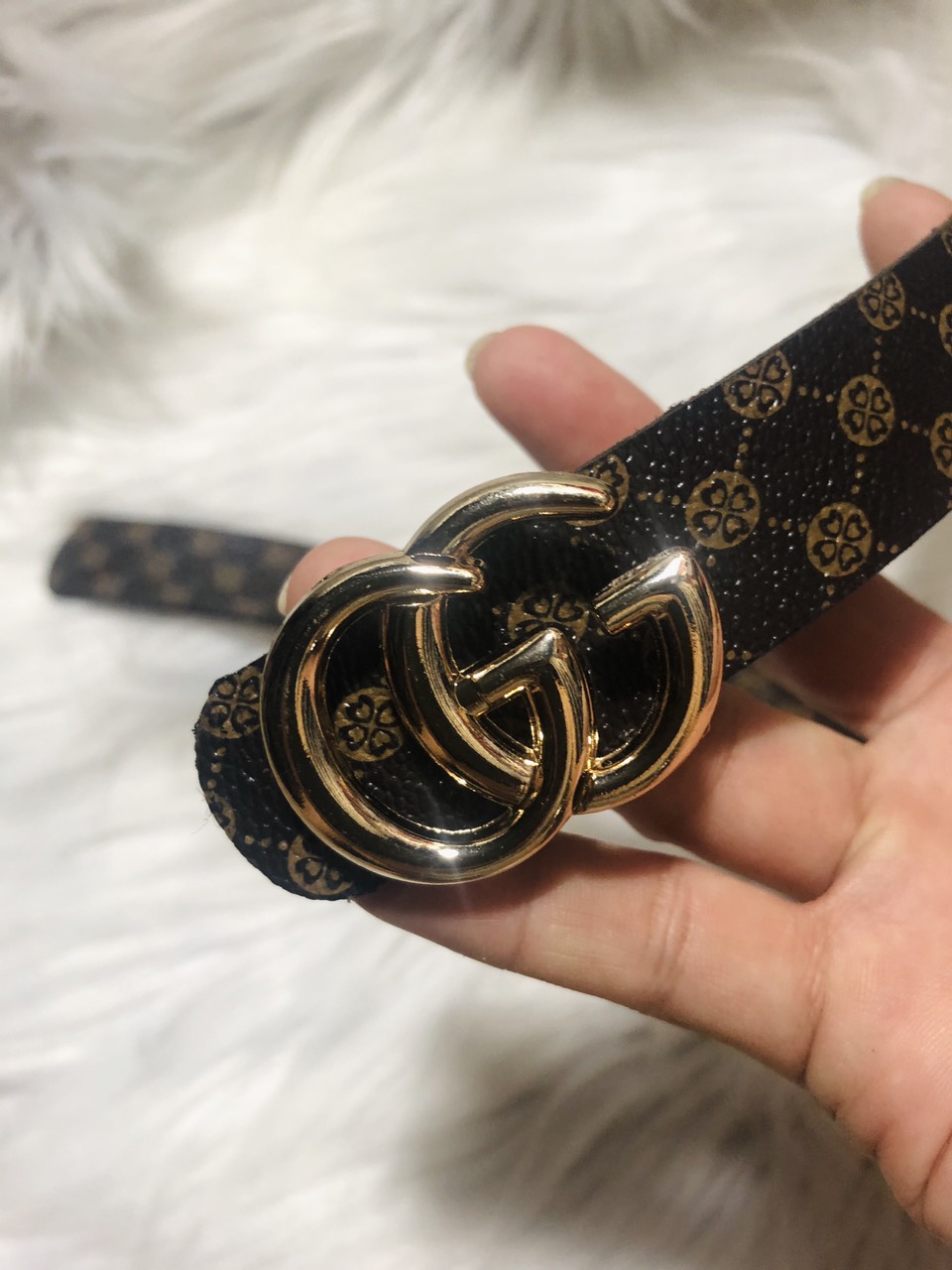 Thắt lưng bản 2,5cm. Dây hoa văn logo