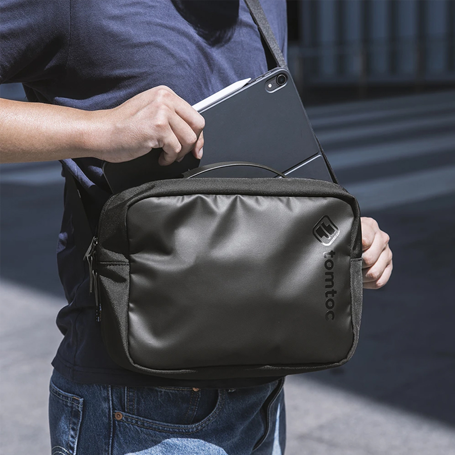 Túi đeo chéo TOMTOC CROSSBODY cho iPad/Tablet/Notebook 11 inch - hàng chính hãng