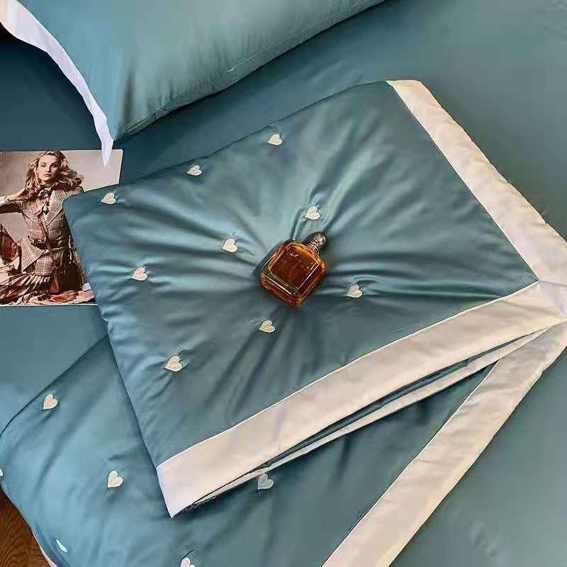 SET LỤA CHĂN TRẦN TIM THÊU NỔI MÀU XANH DƯƠNG