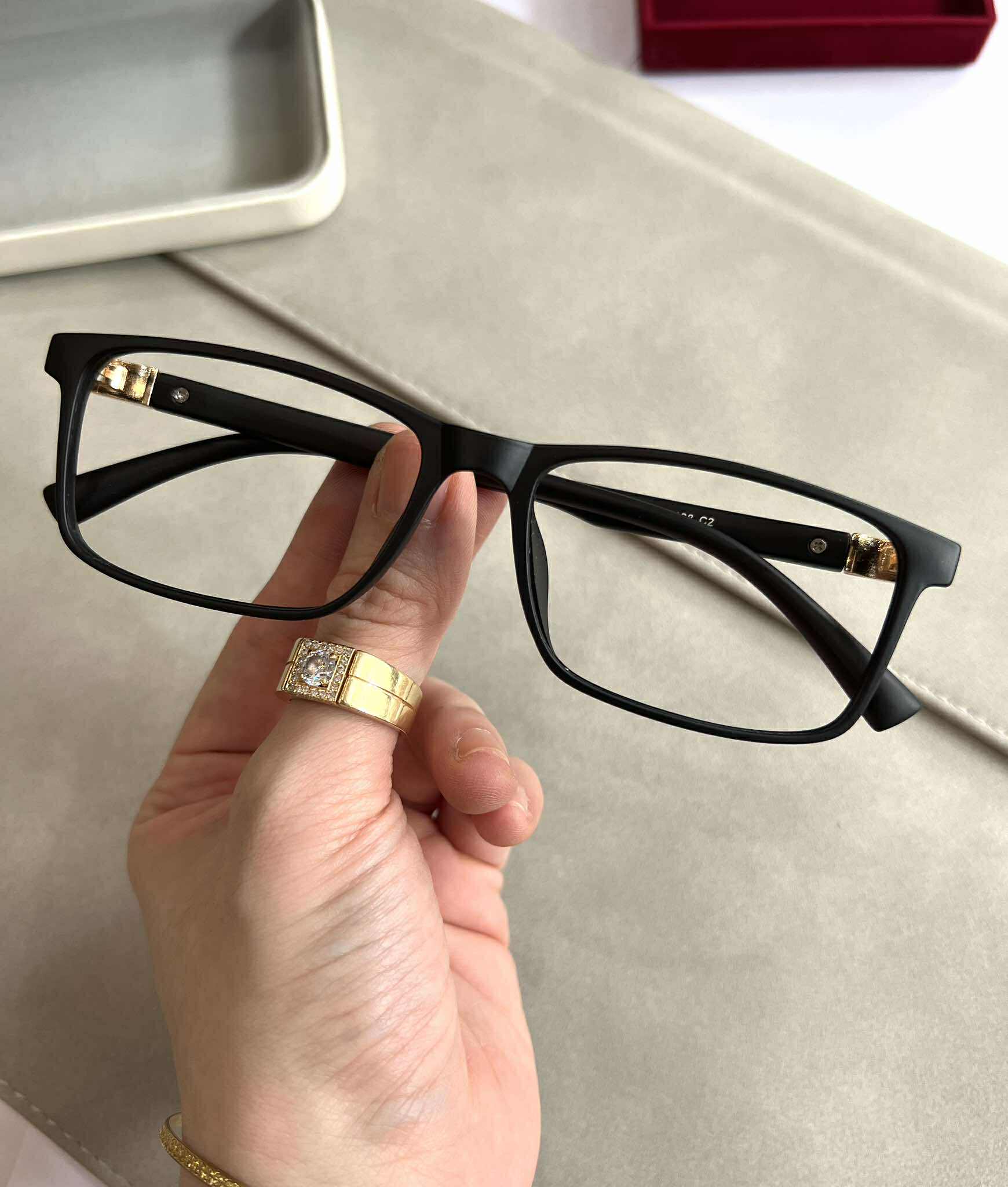 Kính gọng nhựa dẻo unisex nam nữ dáng basic chữ nhật cao cấp (Màu đen nhám)