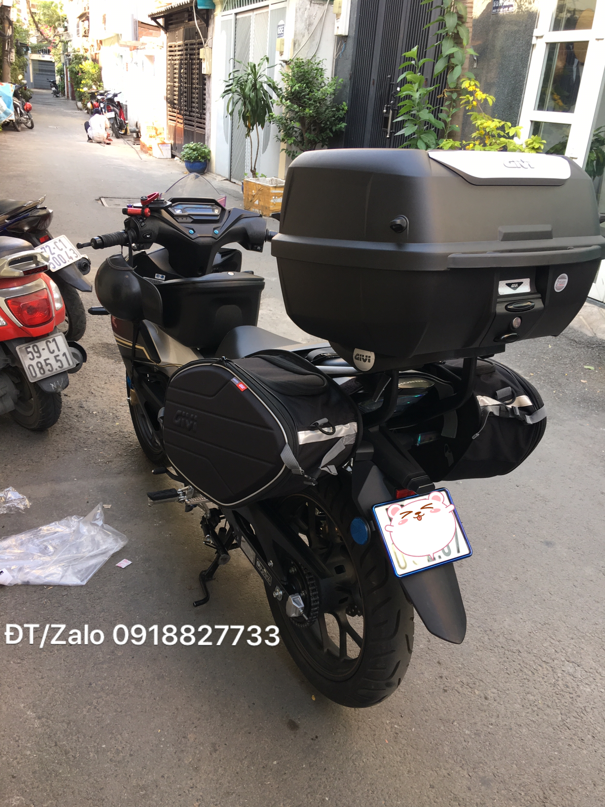 Thùng Givi E43NTL_ADV, thùng đủ phụ kiện (đế, lưới ràng, nút ràng, tựa lưng, đệm chống xốc)