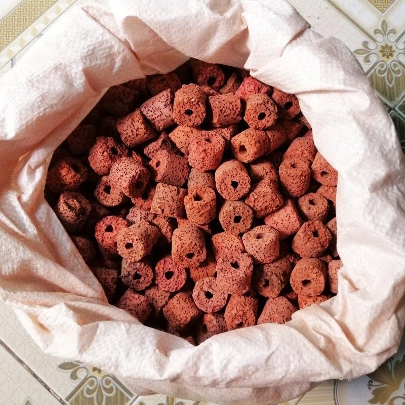 500gr Sứ nhẫn đỏ, sứ lỗ lọc nước hồ cá