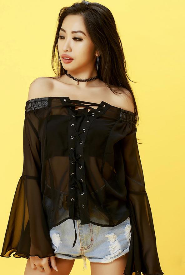 Áo Bẹt Vai Tay Loe Đan Dây Đục Lỗ Rosy Sexycut
