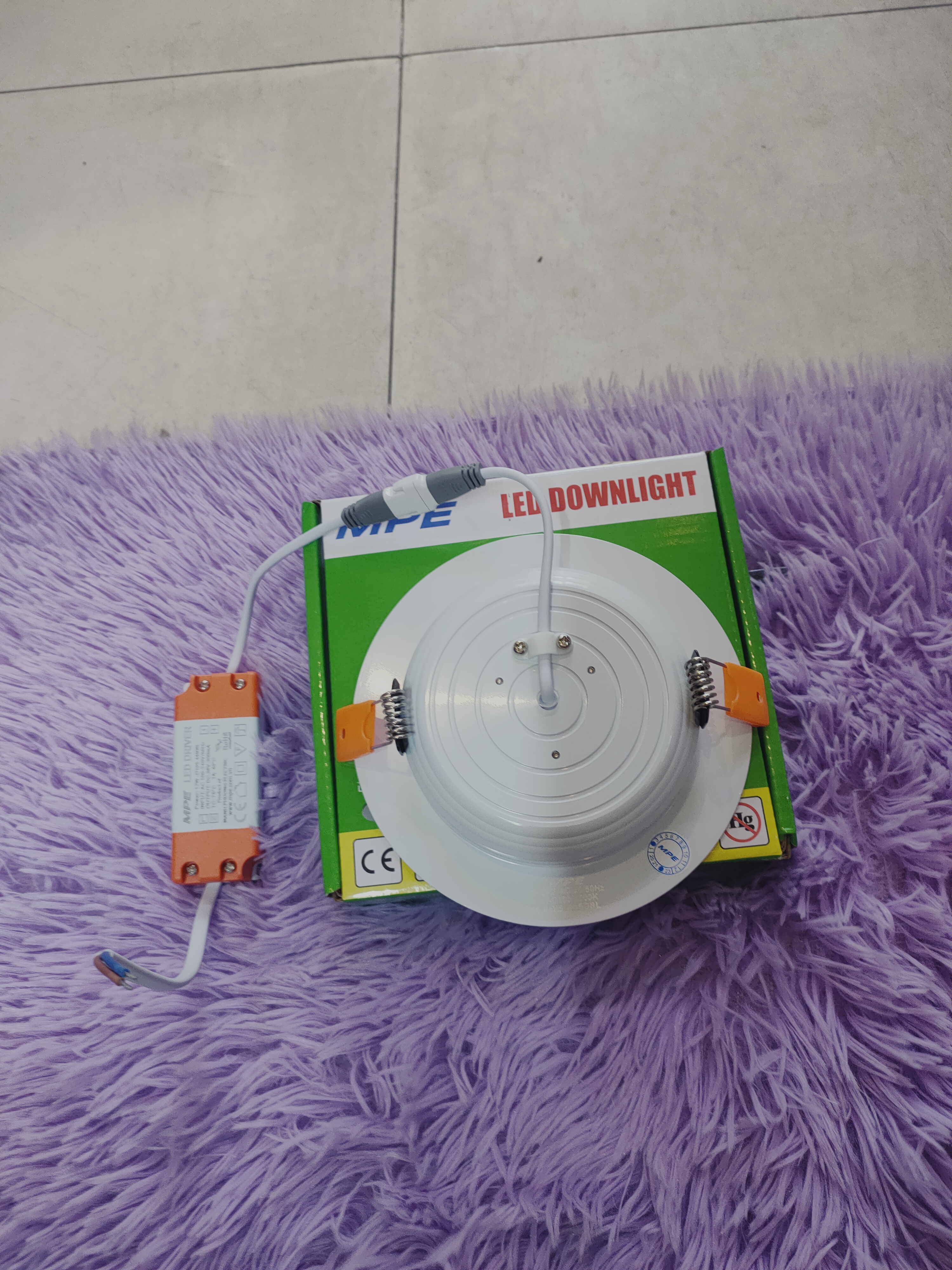 Âm trần MPE d110-12w sáng vàng 3000k