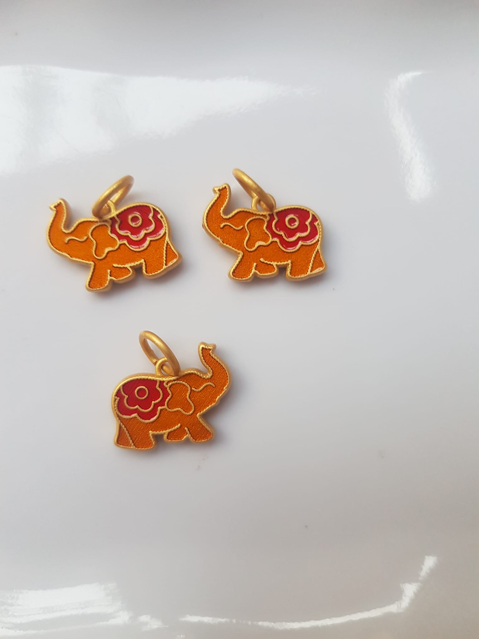 Phụ Kiện Charm Vòng Tay Nữ đẹp  Hình Voi màu vàng  Các chị phối với vòng đeo tay của mình xinh xinh ạ