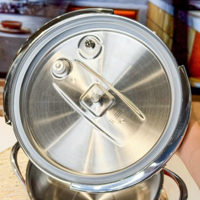 Nồi áp suất cơ Inox 304 Hàn Quốc dung tích 3L LPC-068 kèm khay hấp, đáy từ - 120kPa- Hàng chính hãng