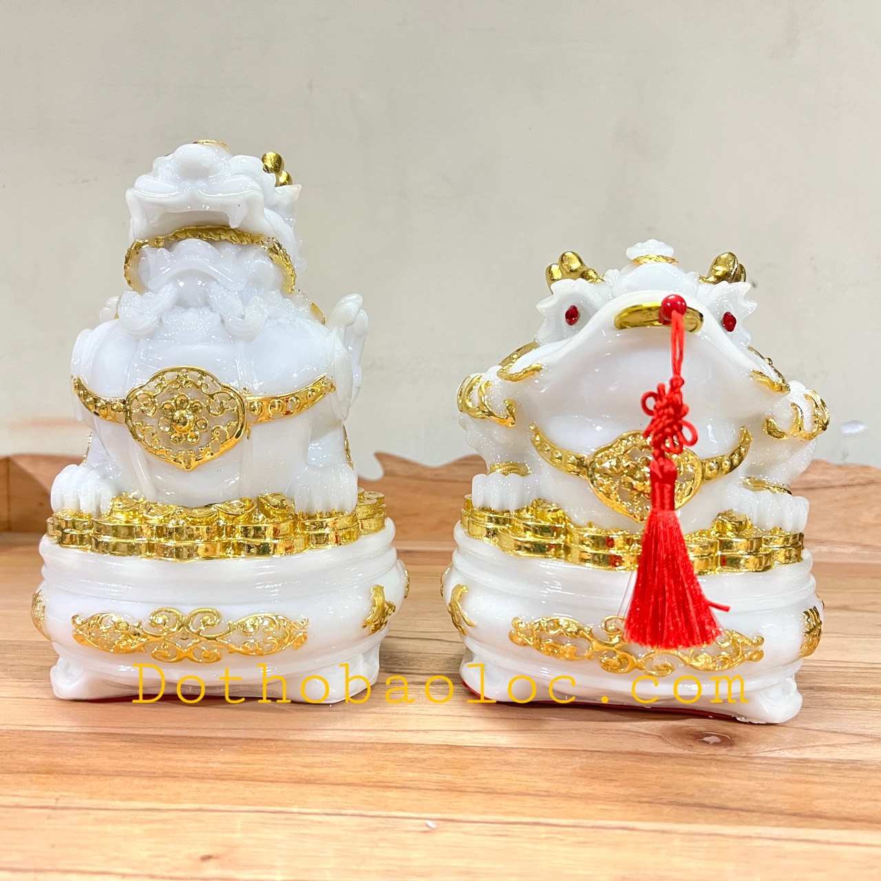 Combo Tượng Tỳ Hưu phong thủy và tượng thiềm thừ phong thủy để bàn thờ thần tài – Màu trắng cỡ trung