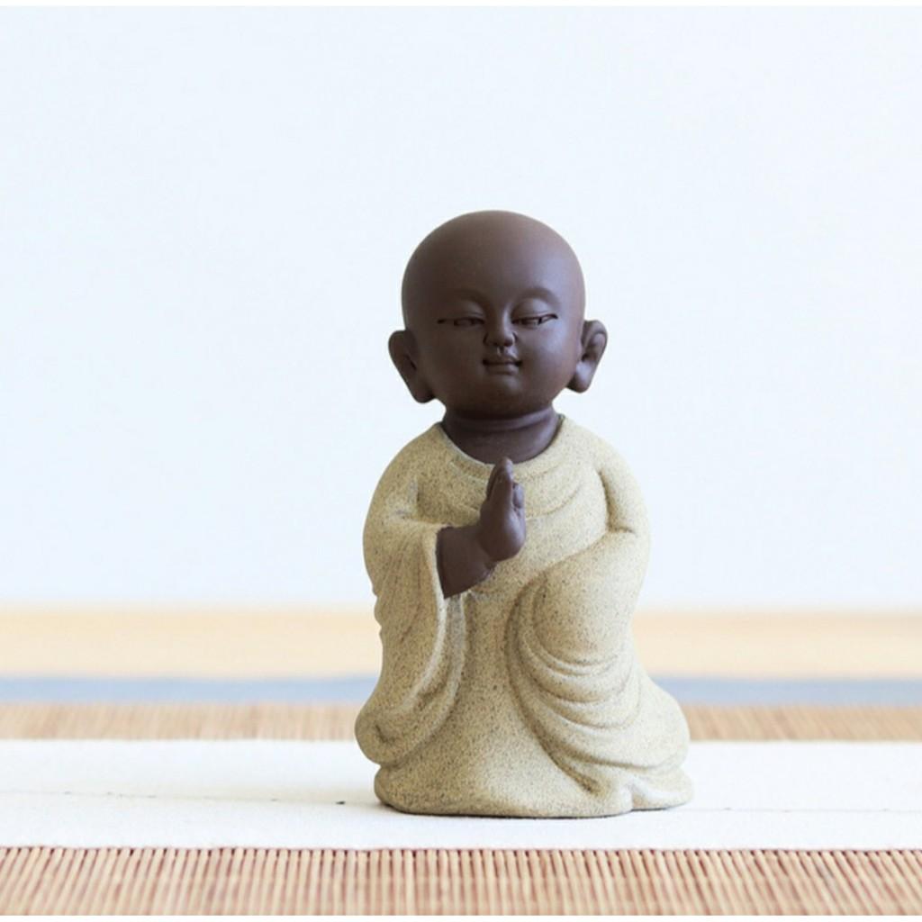 Tượng chú tiểu tịnh tâm hướng phật- Tượng gốm tu sĩ bái phật