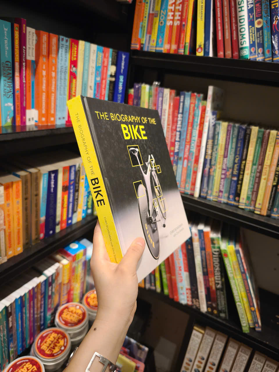 Sách - The Biography of the Bike: The Ultimate History of Bike Design by Chris Boardman