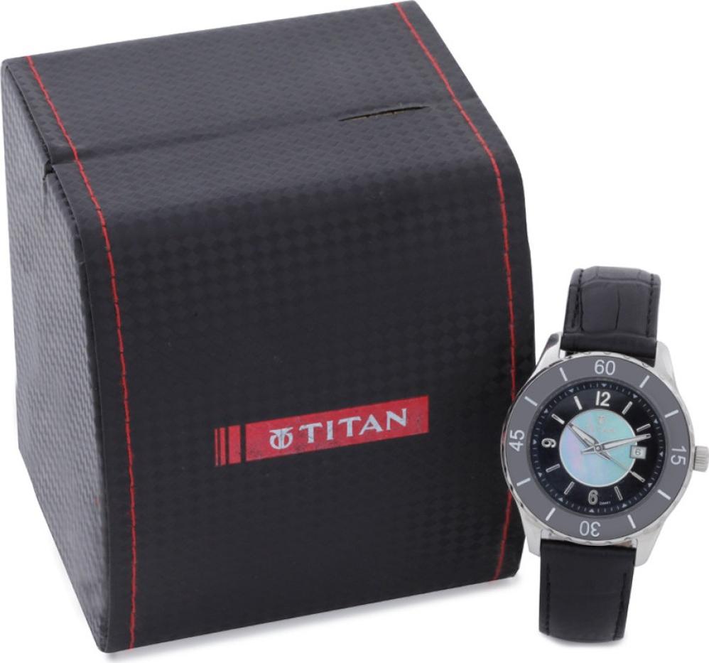 Đồng Hồ Nữ Da Titan 9843KL01 - Đen