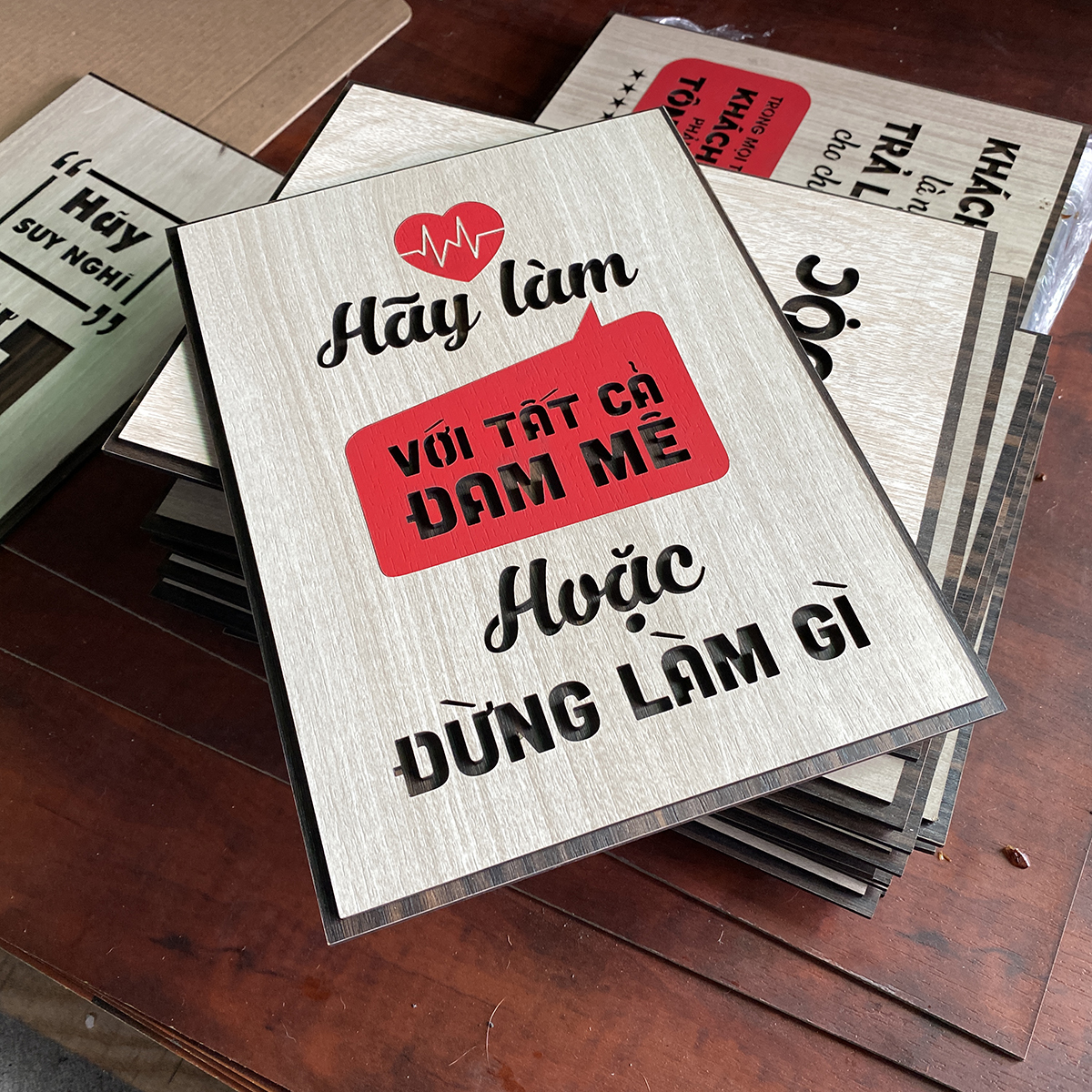 Tranh treo tường bằng gỗ decor slogan tạo động lực làm việc TBIG014 thiết kế mới vintage &quot;Hãy làm với tất cả đam mê hoặc đừng làm gì