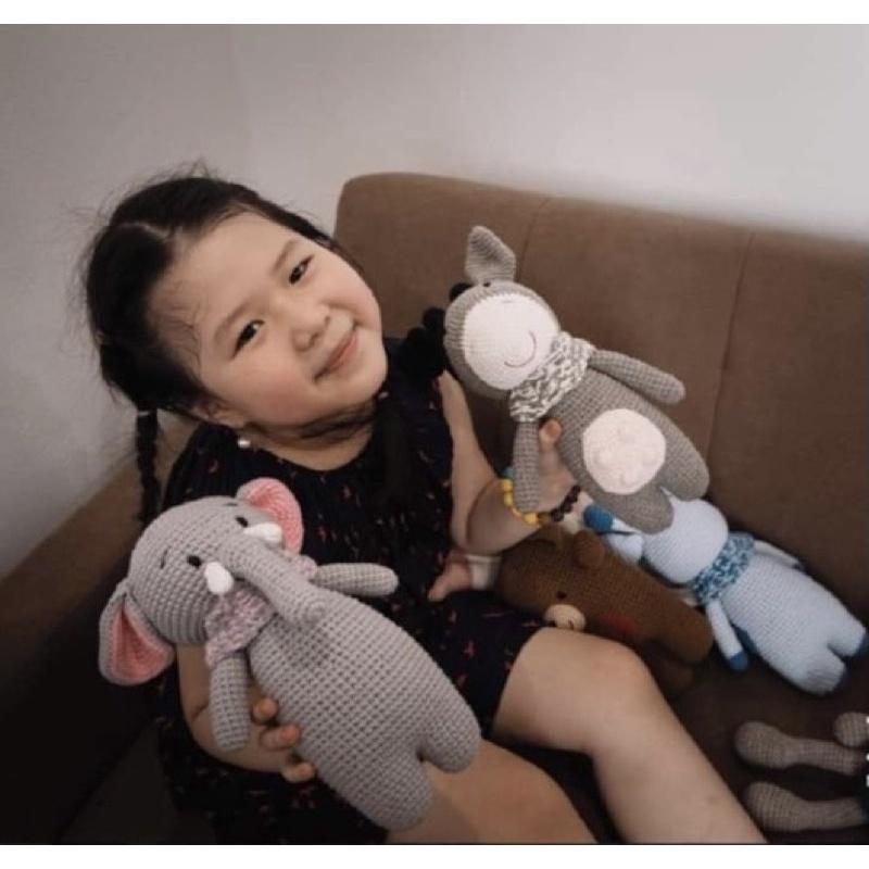 Voi xám handmade - quà tăng gấu bông xinh xắn cho bé