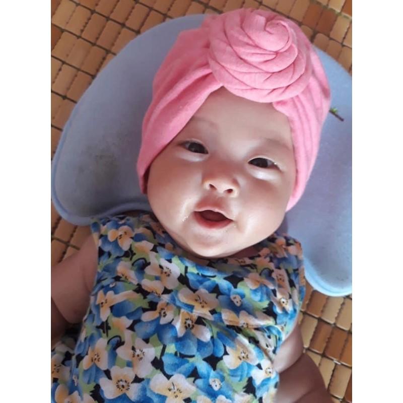 Mũ turban hồng cho bé 4-8 kg