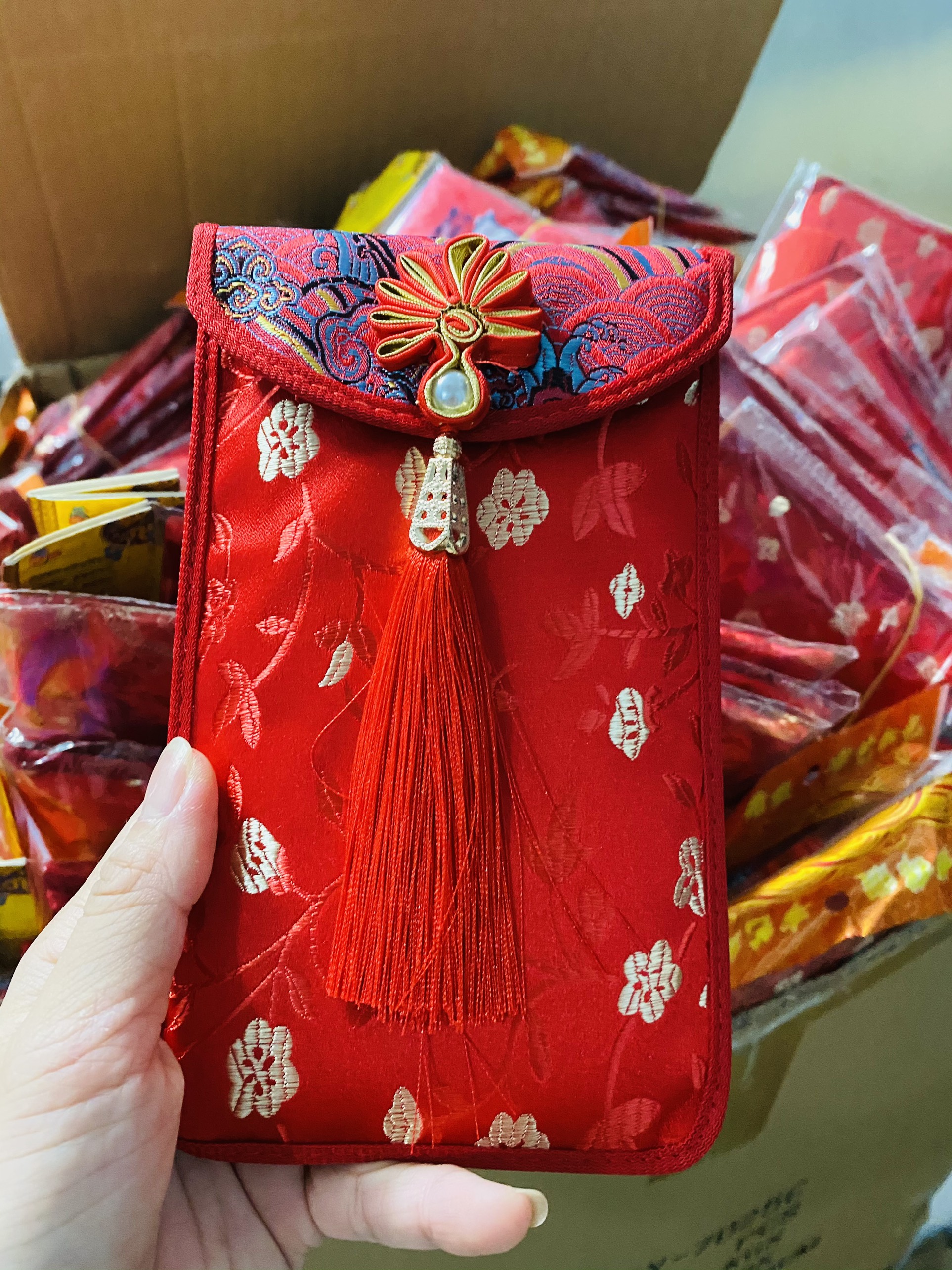 Bao lì xì vãi gấm Cao Cấp họa tiết lộng lẫy