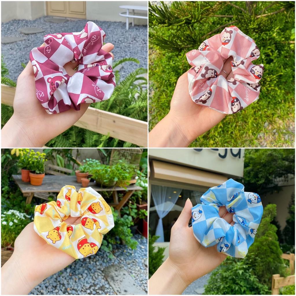 Scrunchies, cột tóc hoa về thêm mẫu mới