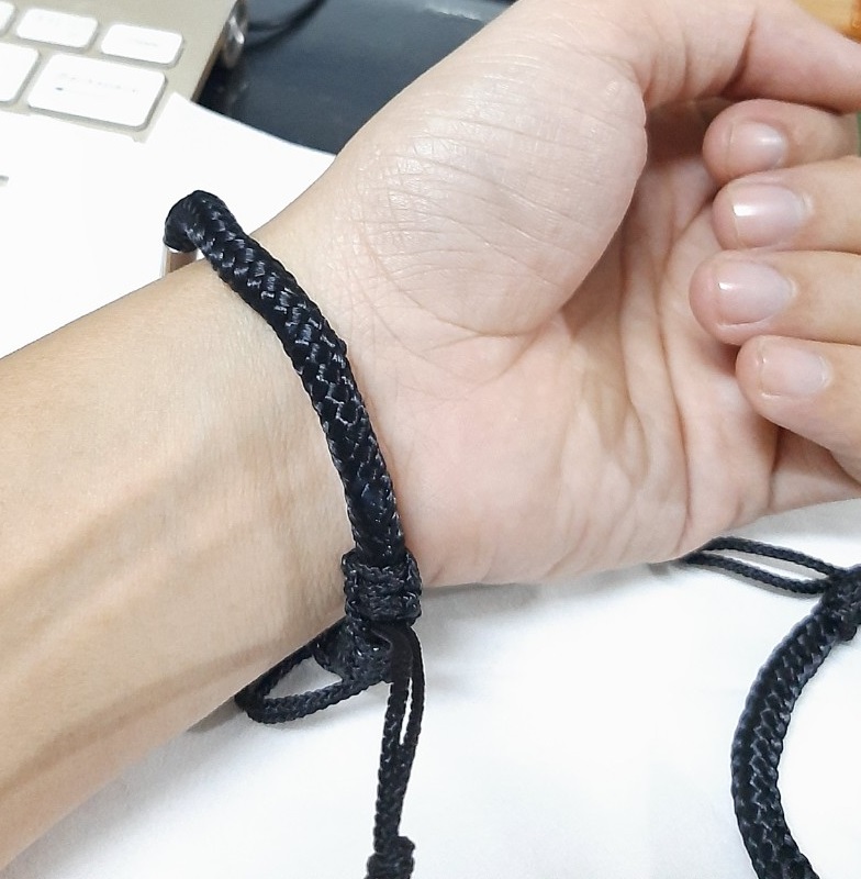 Combo 2 vòng tay nam nữ dây dù rút kéo free size