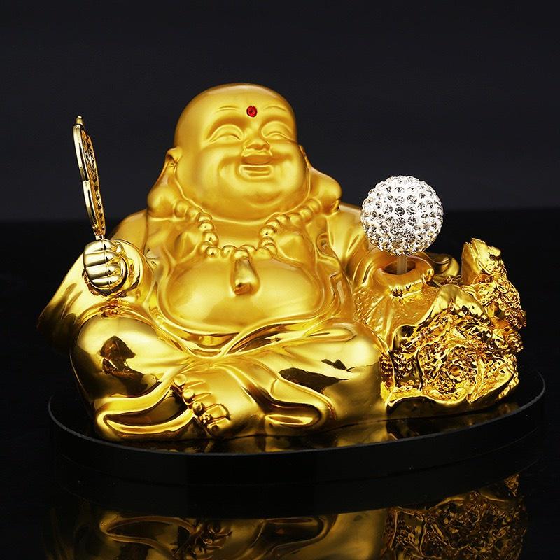 Tượng phật ông di lặc đặt taplo trang trí ô tô xe hơi có quả cầu tự xoay bằng năng lượng mặt trời